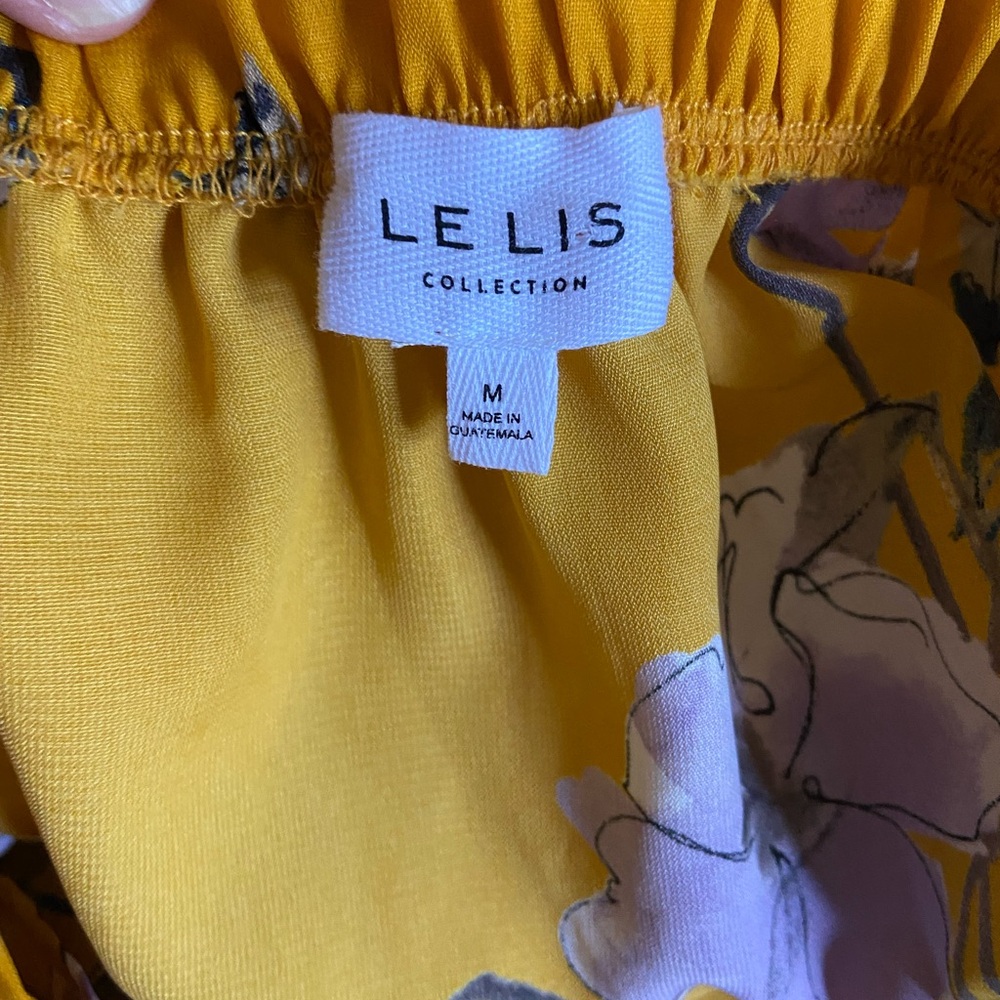 💛 NEVER WORN Le Lis Flowy Flower Skirt 💛 - Picture 7 of 7